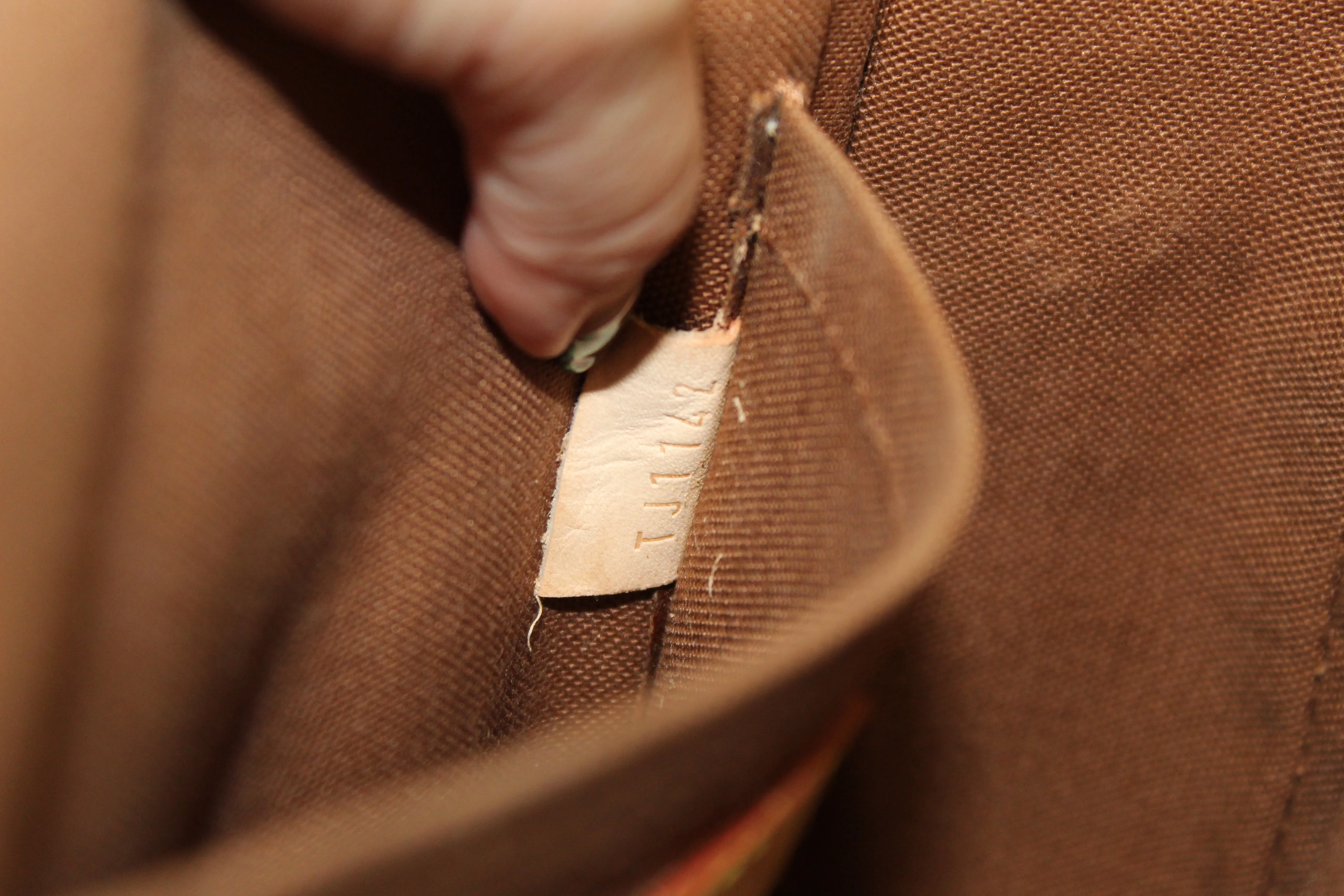 Authentic Louis Vuitton Classic Monogram Sologne Messenger Bag