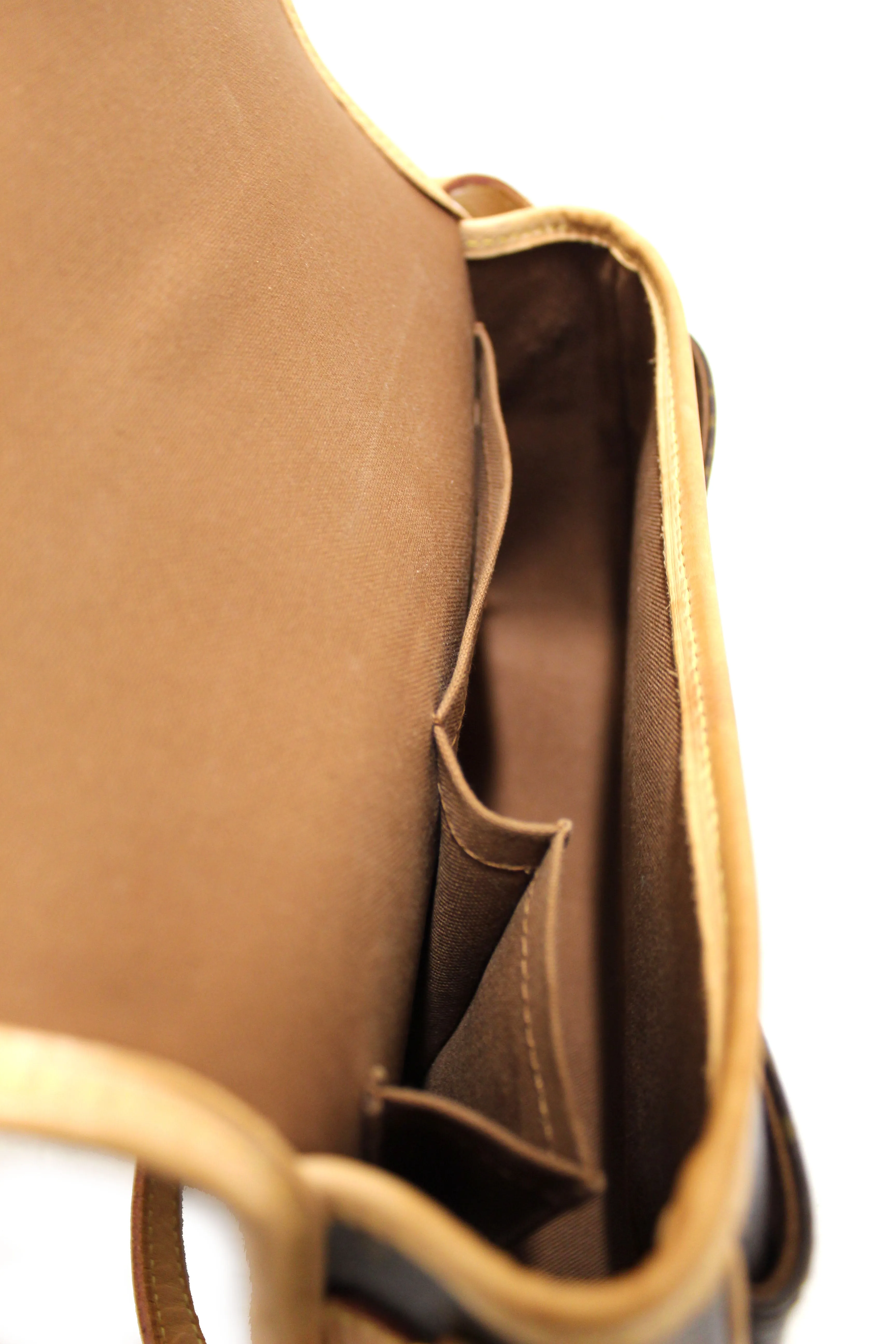 Authentic Louis Vuitton Classic Monogram Sologne Messenger Bag