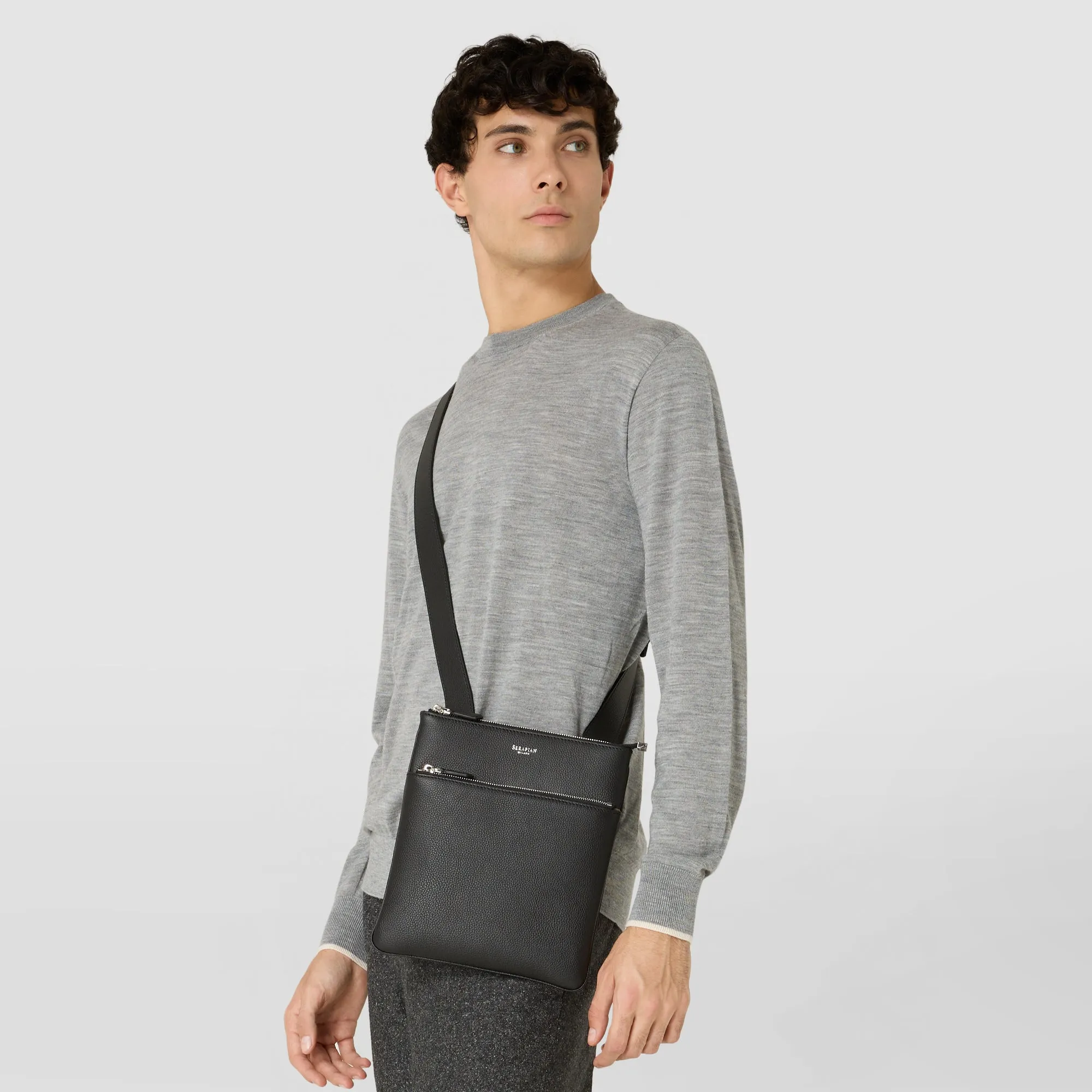 FLAT MESSENGER IN CACHEMIRE LEATHER